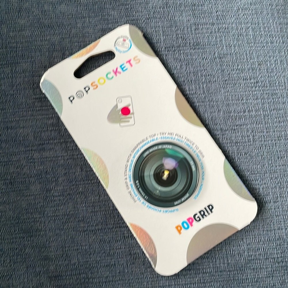 PopSocket pop grip camera lens